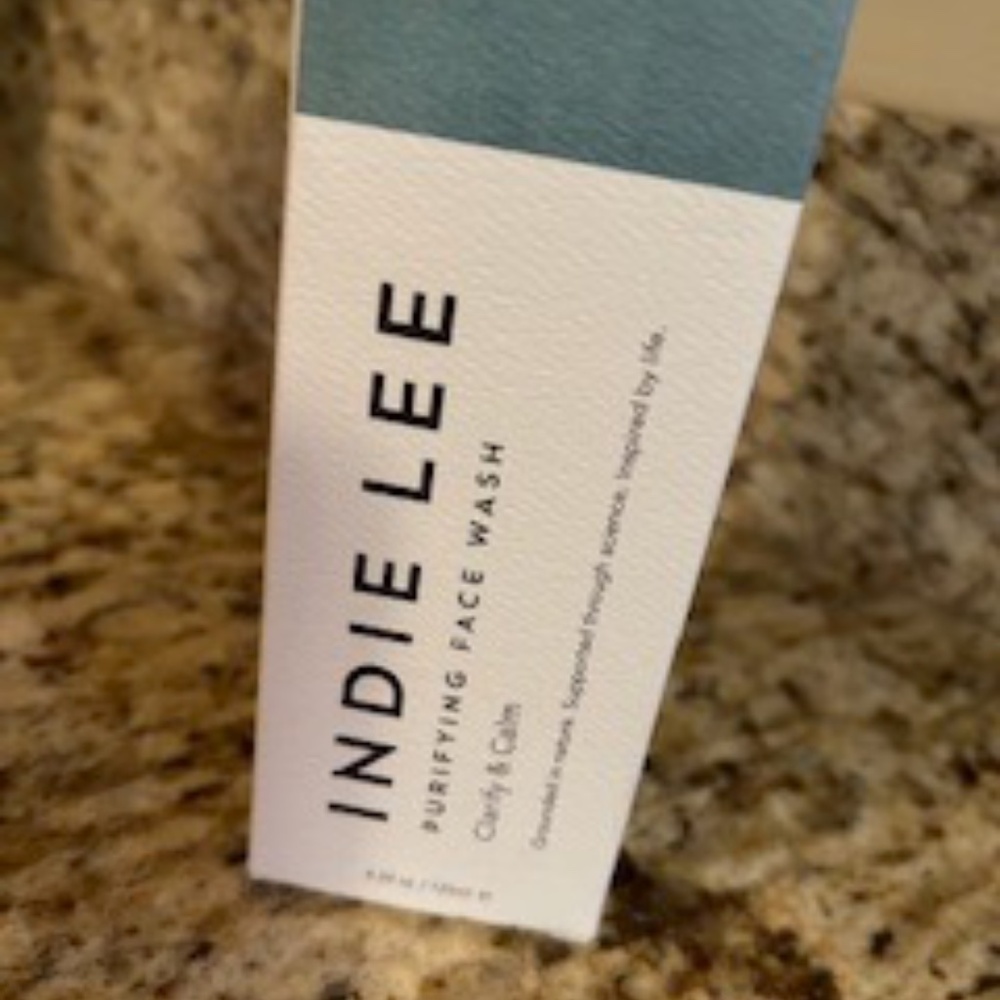 Indie Lee Purifying Face Wash *NEW* - Picture 3 of 9